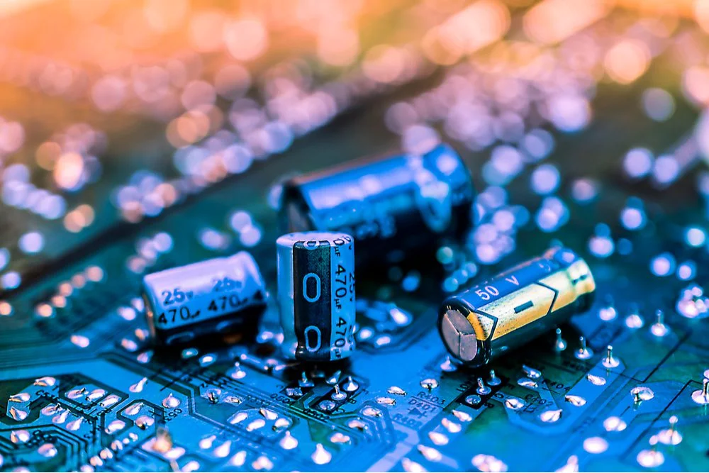 Elektronik und elektronische Bauteile